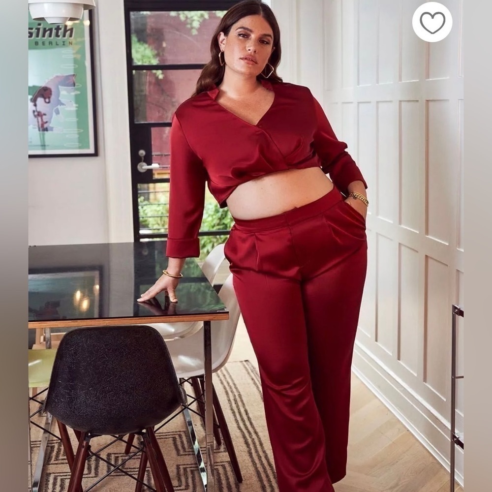 ELOQUII CROPPED SATIN BLOUSE - Picture 4 of 5
